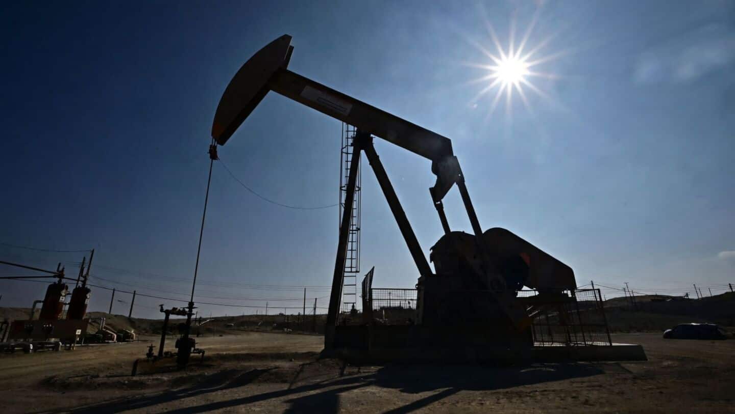 Oil prices surge again, Brent crosses $100 mark
