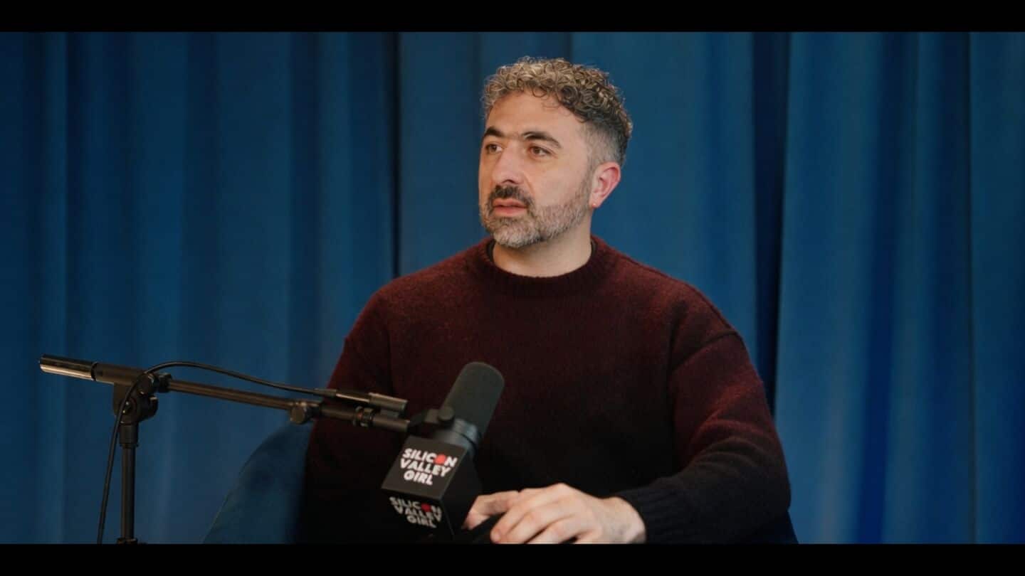 Mustafa Suleyman now agrees with Daron Acemoglu on office automation