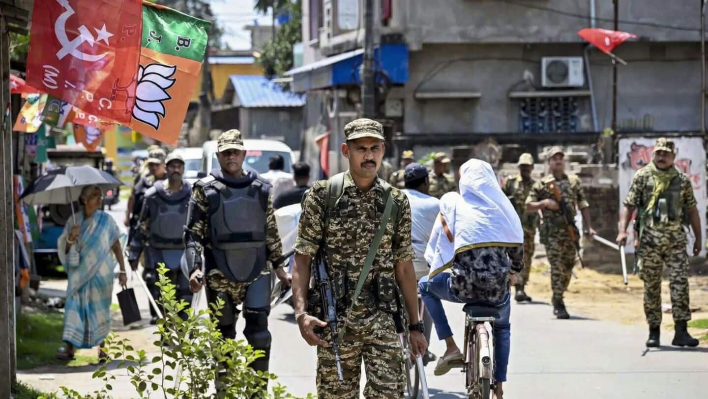 Election Commission transfers 12 West Bengal police ahead of polls