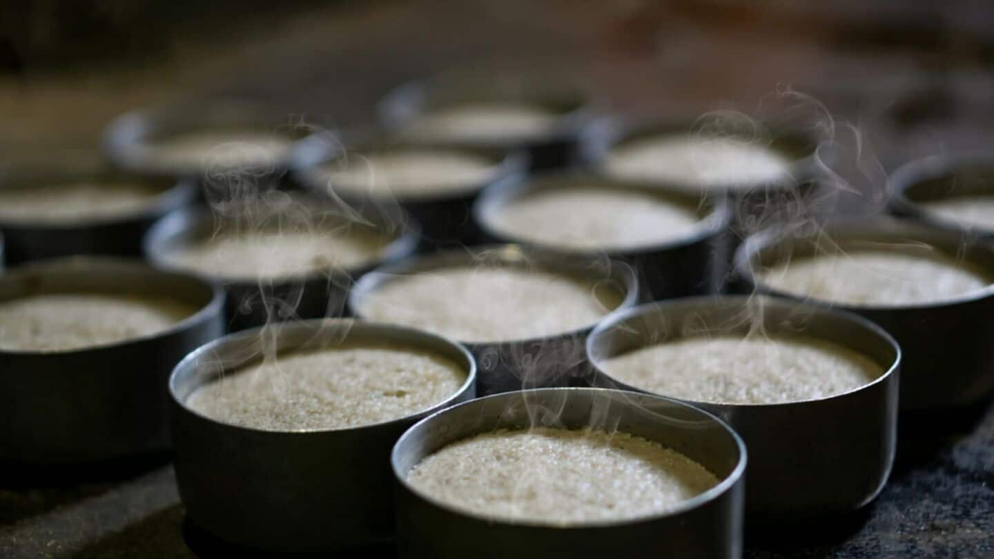 Shashi Tharoor questions viral idli and chai pairing over texture