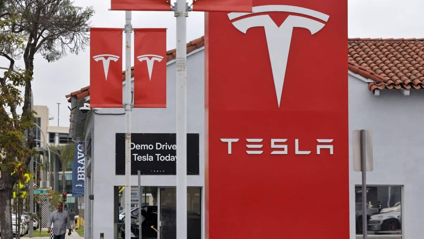 Tesla Q3 2026 deliveries 486,532 beat analysts, shares rise 2%