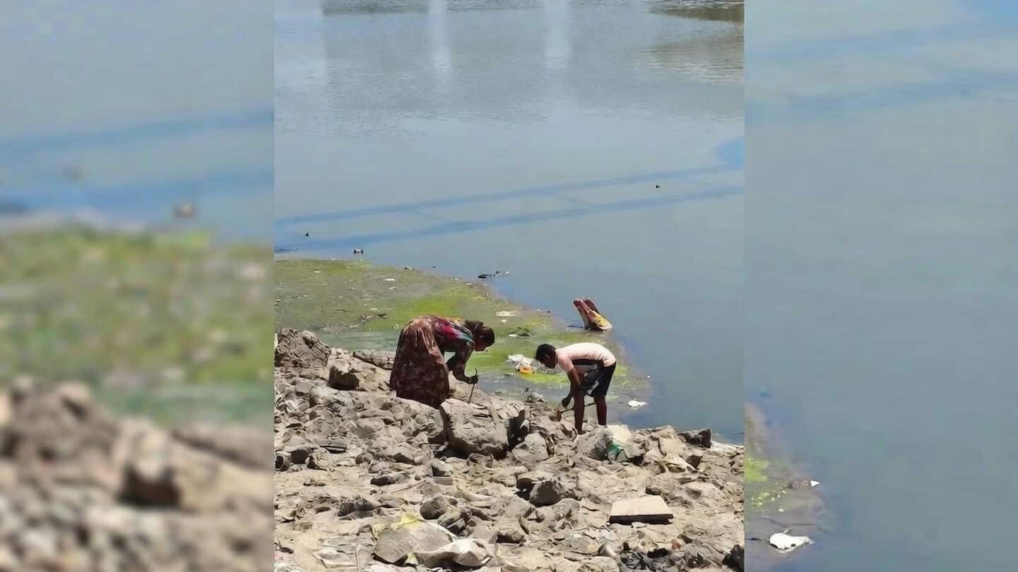 Ahmedabad's Sabarmati drained for Vasna maintenance, social media spurs digging