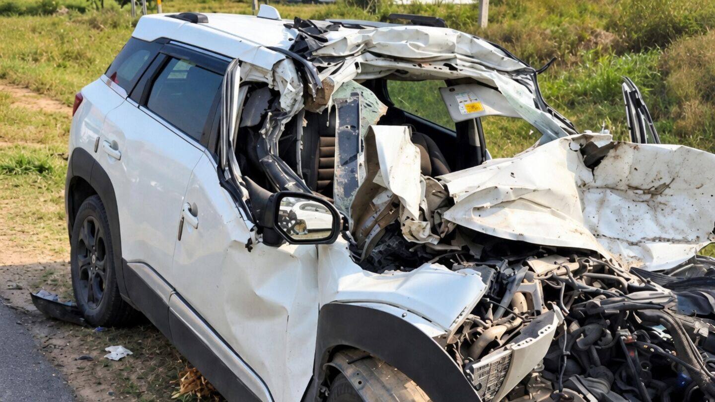 Speeding truck crashes into Maruti Brezza in Sonepat, 3 killed