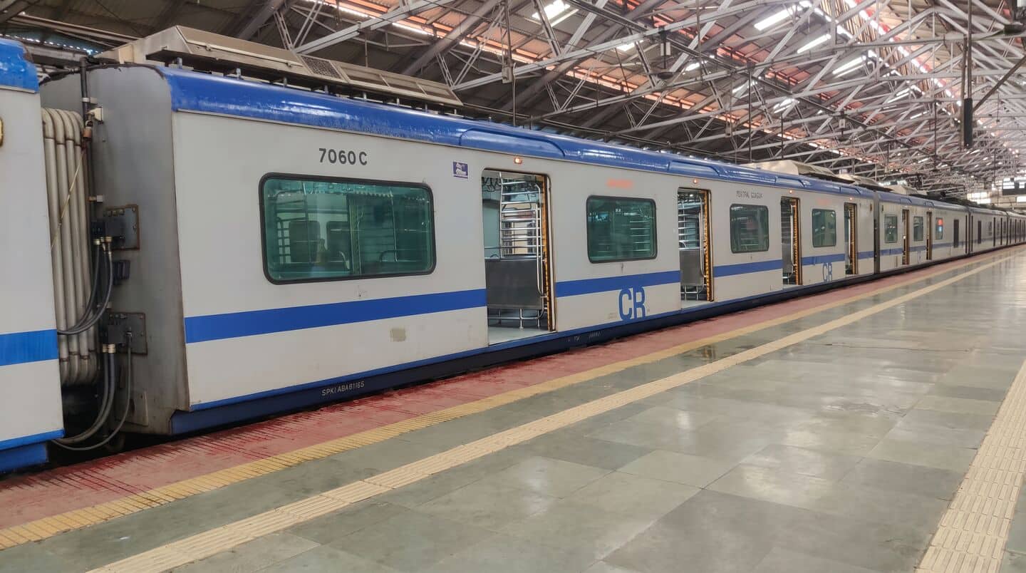 Central and Western Railway add AC locals, Mumbai commuters delayed