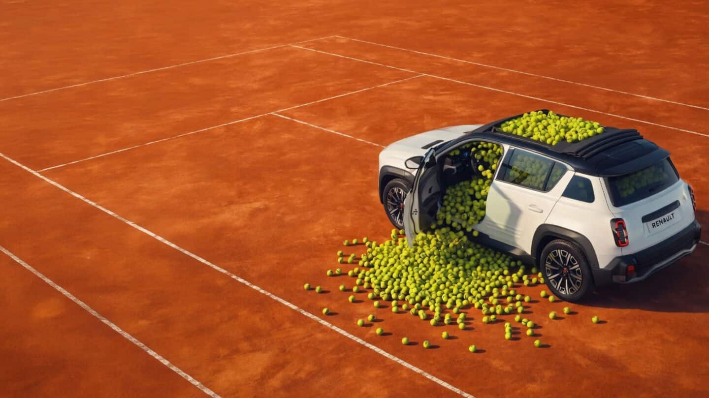 Renault unveils 4 E-Tech Plein Sud EV with opening roof