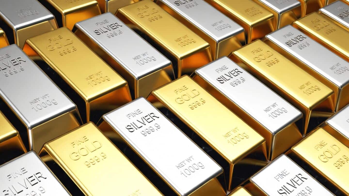 Gold and silver fall in India as US dollar strengthens