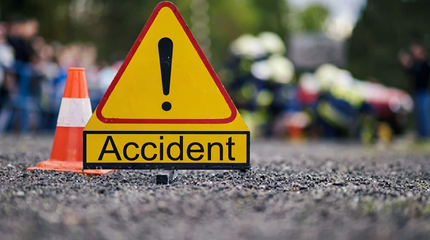 Himachal Pradesh taxi feared fallen into gorge, 8 tourists missing
