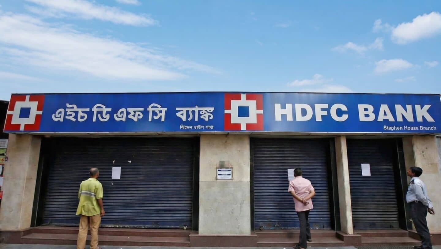 HDFC Bank loses ₹1 lakh crore in market value