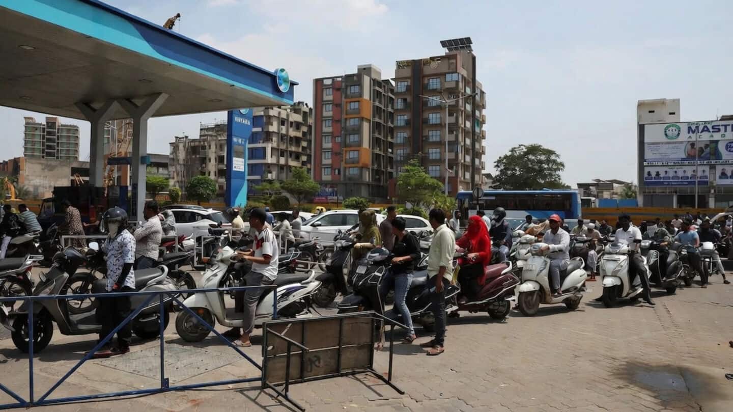 Why Mumbai drivers rushed to gas stations this week