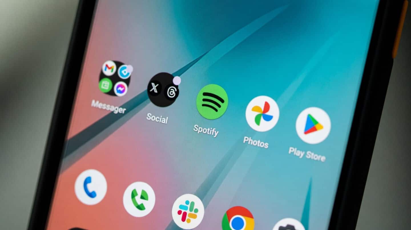 Spotify introduces playlist folders and reshuffle button in Android app