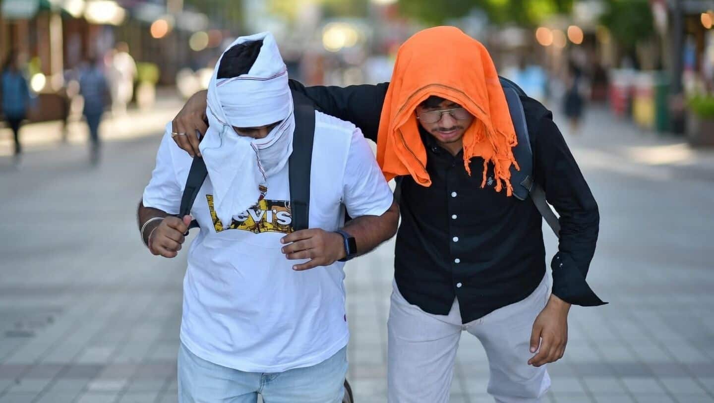 IMD issues yellow alert for Mumbai amid humid 35°C forecast