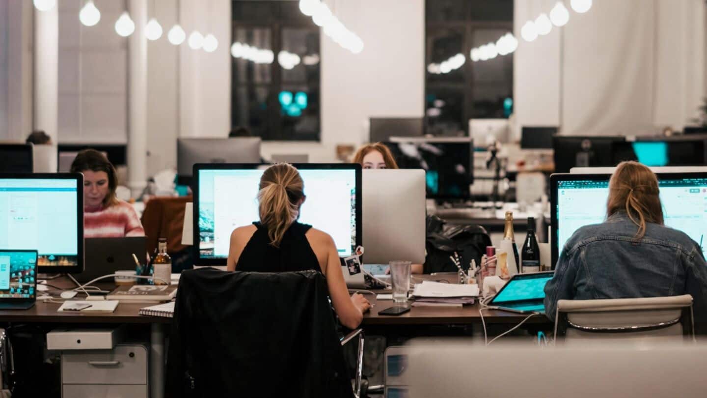AIDE Institute study: AI hiring favors senior roles, squeezes graduates