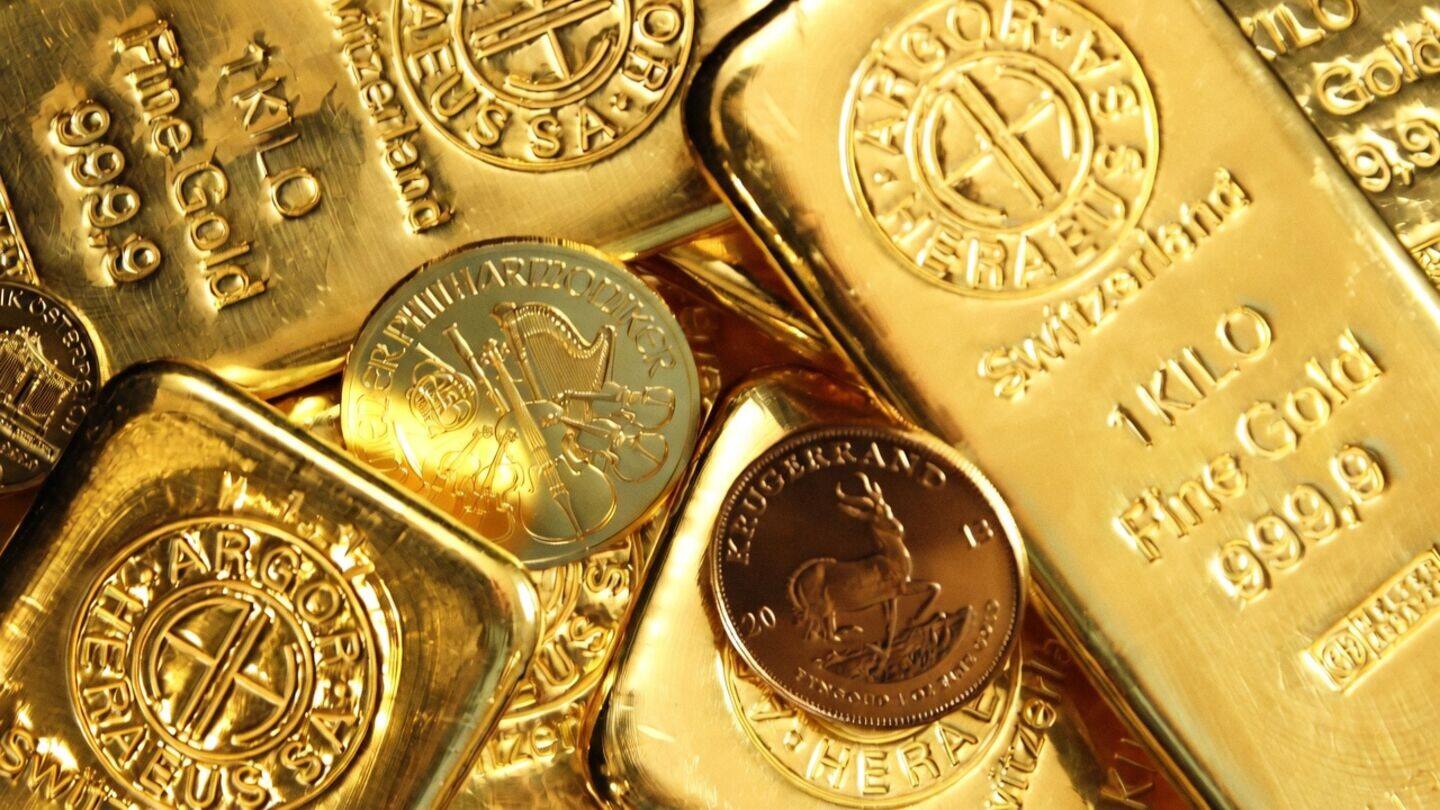 Gold down more than ₹2,600 on MCX and silver falls