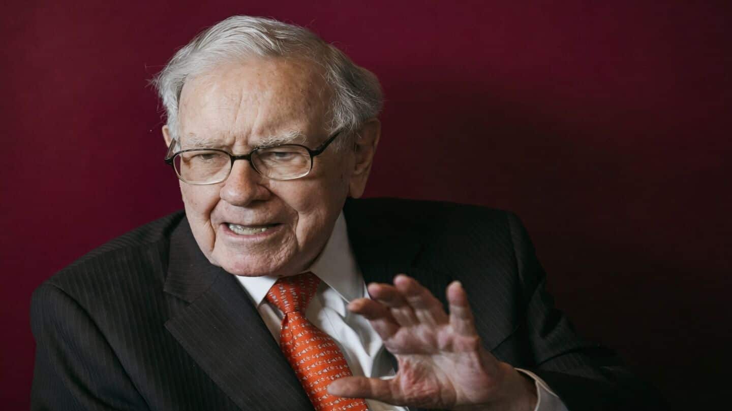 Warren Buffett calls market a casino at Berkshire Hathaway meeting