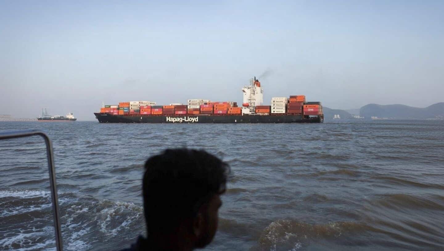 India's April exports grow 14% to $43.6bn, deficit $7.8bn
