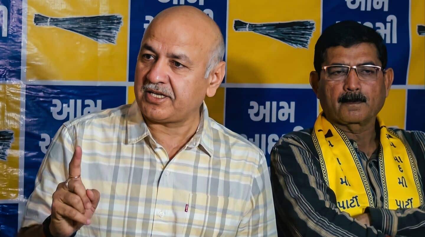 Manish Sisodia and Arvind Kejriwal go lawyer-free in liquor case