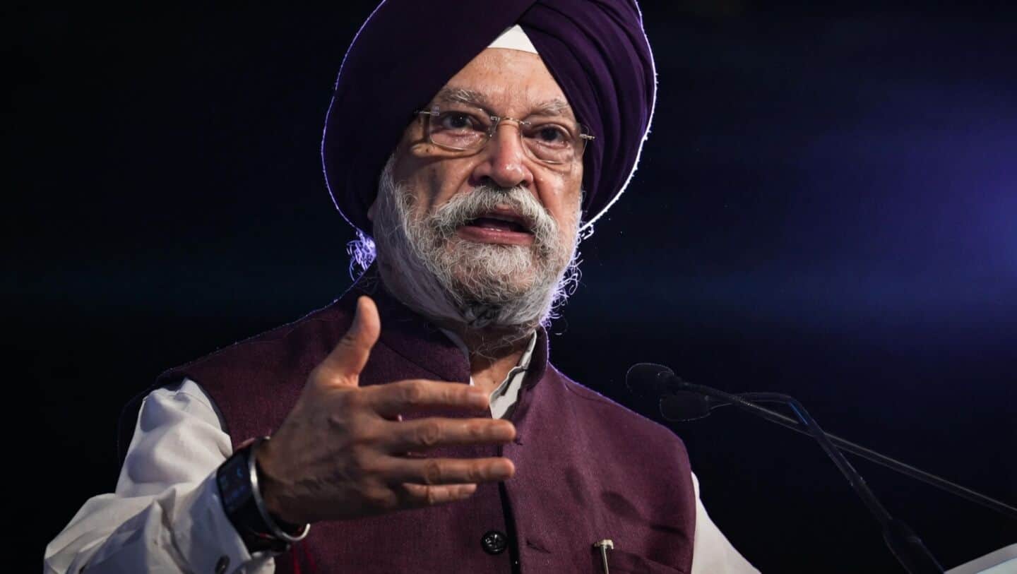 Hardeep Singh Puri launches E85 with ₹20 per liter discount