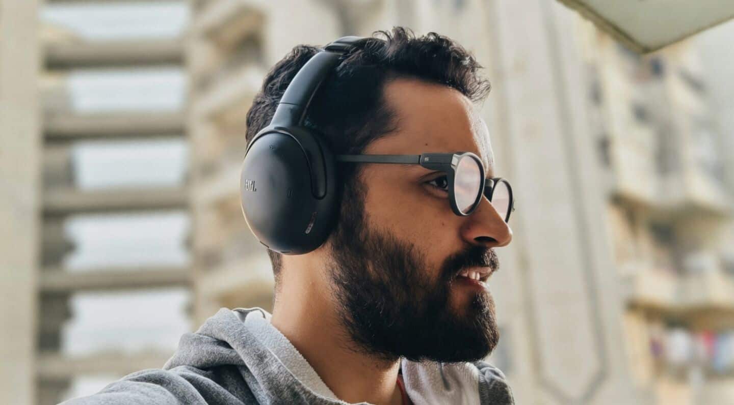 JBL Live 780NC lets iPhone users access Auracast via app