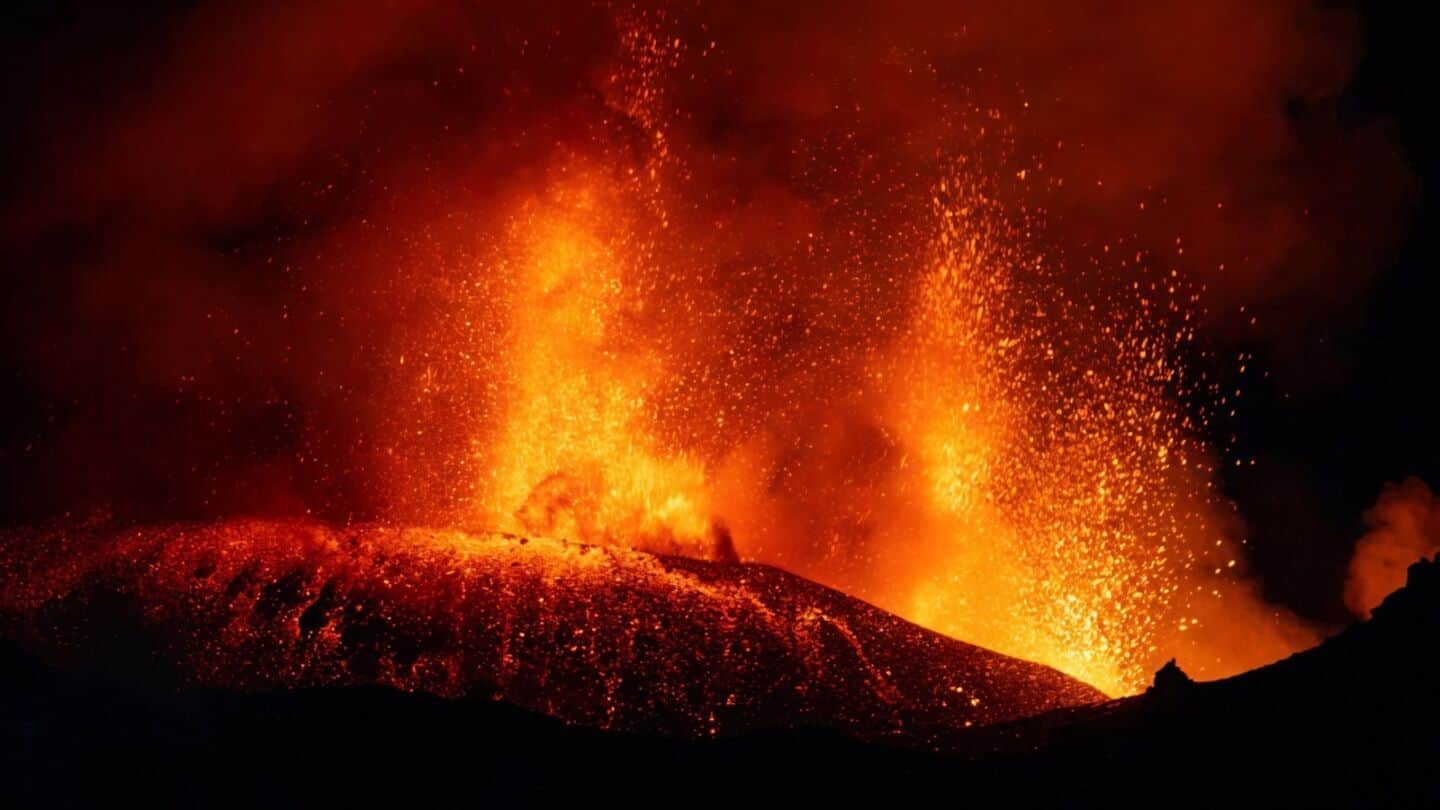 Supervolcano beneath the Wash explains Kinnekulle tephra across Europe