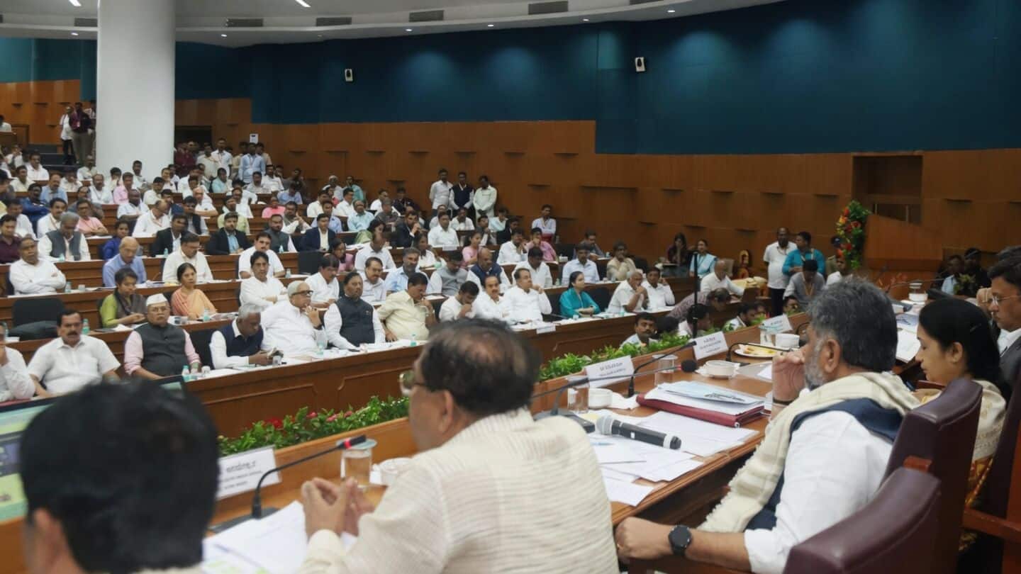 Karnataka to set up 2,000 public schools serving 3 villages