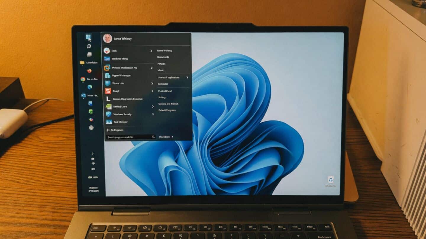 Microsoft restores movable taskbar to Windows 11 for Windows Insiders