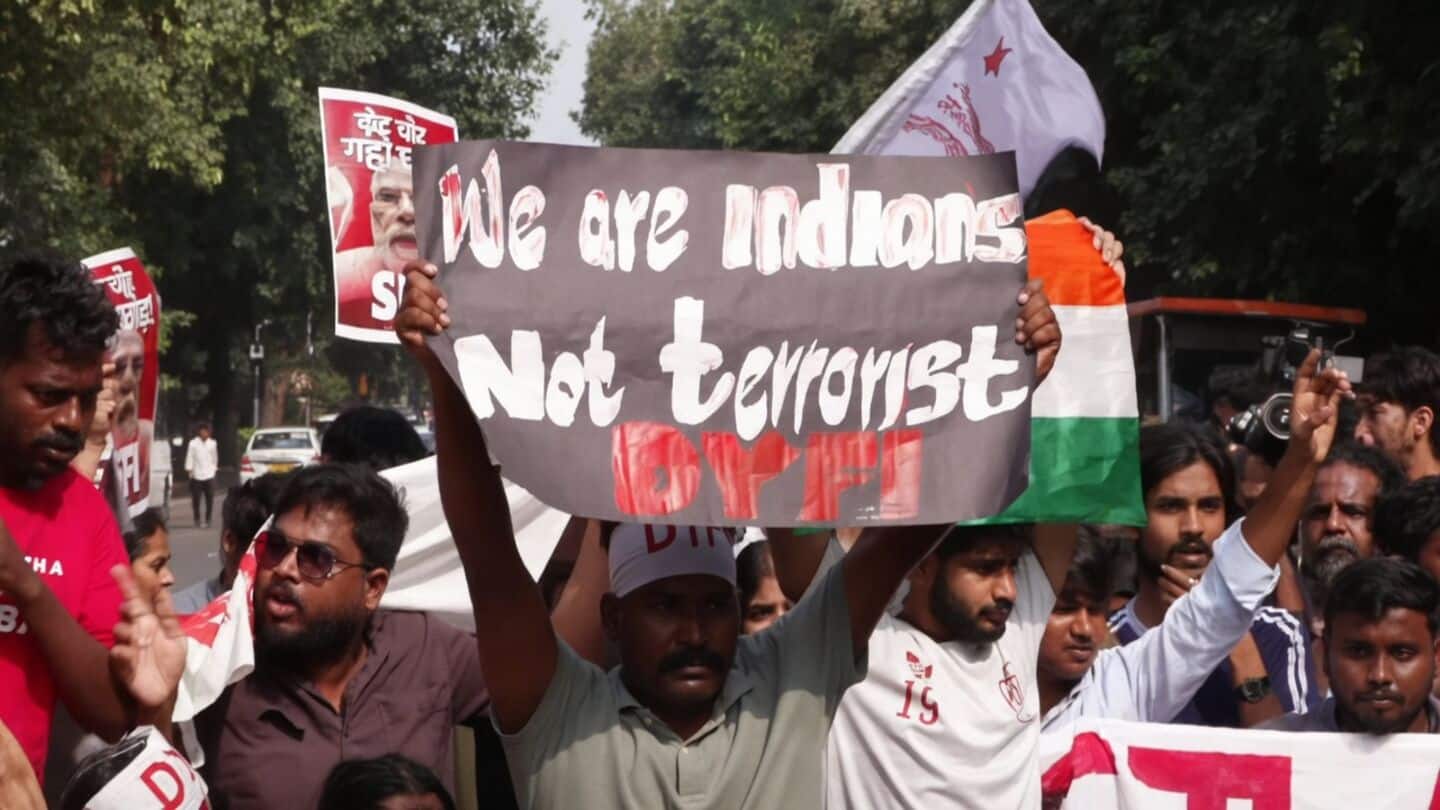 Delhi student groups march against SIR and chief election commissioner