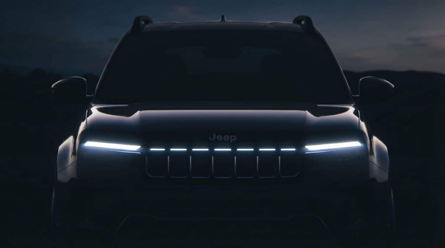 Jeep Avenger facelift adds illuminated 7-slot grille, debuts late 2026