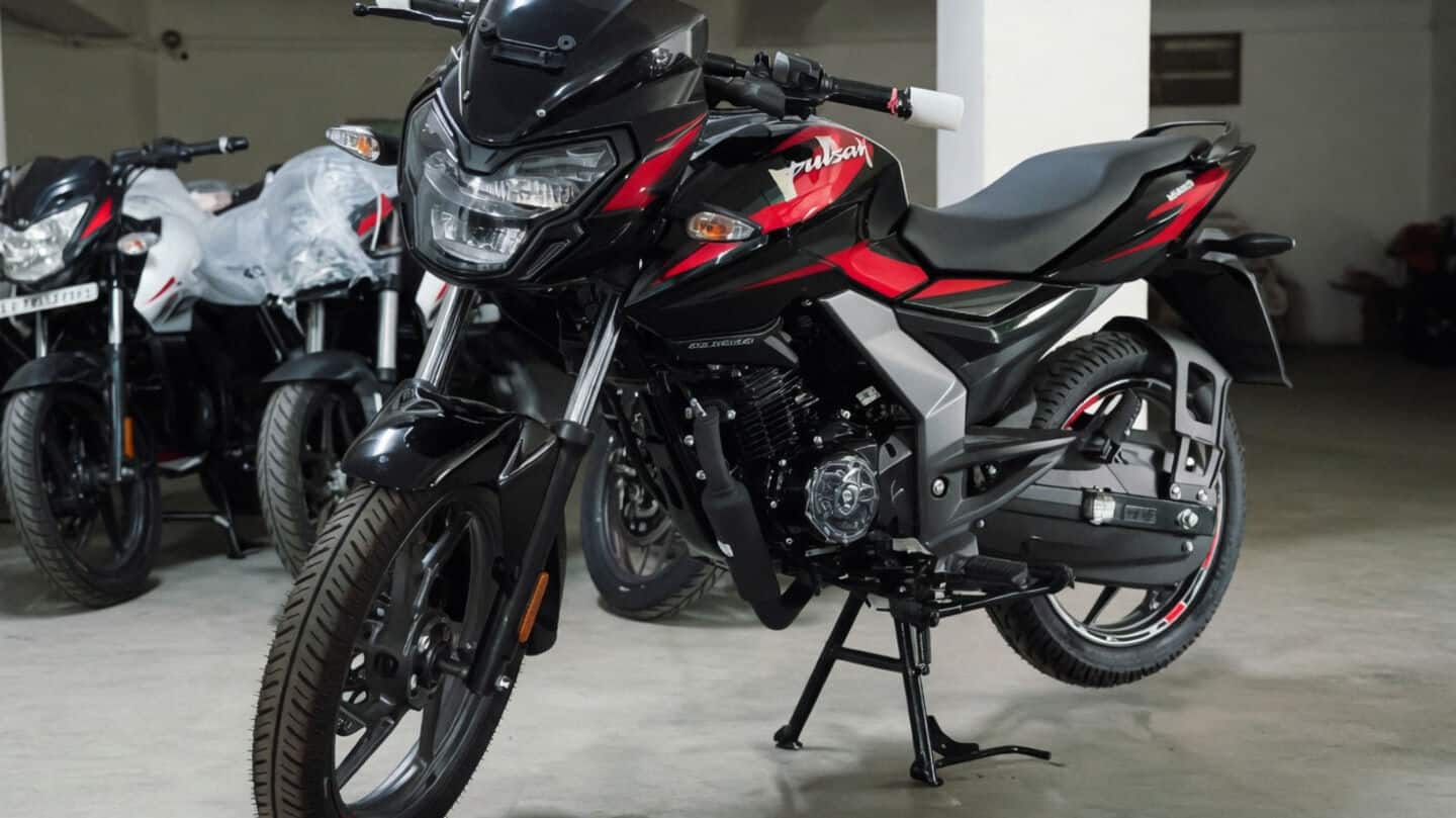 Bajaj Pulsar 150 spotted at dealership before August 12 event