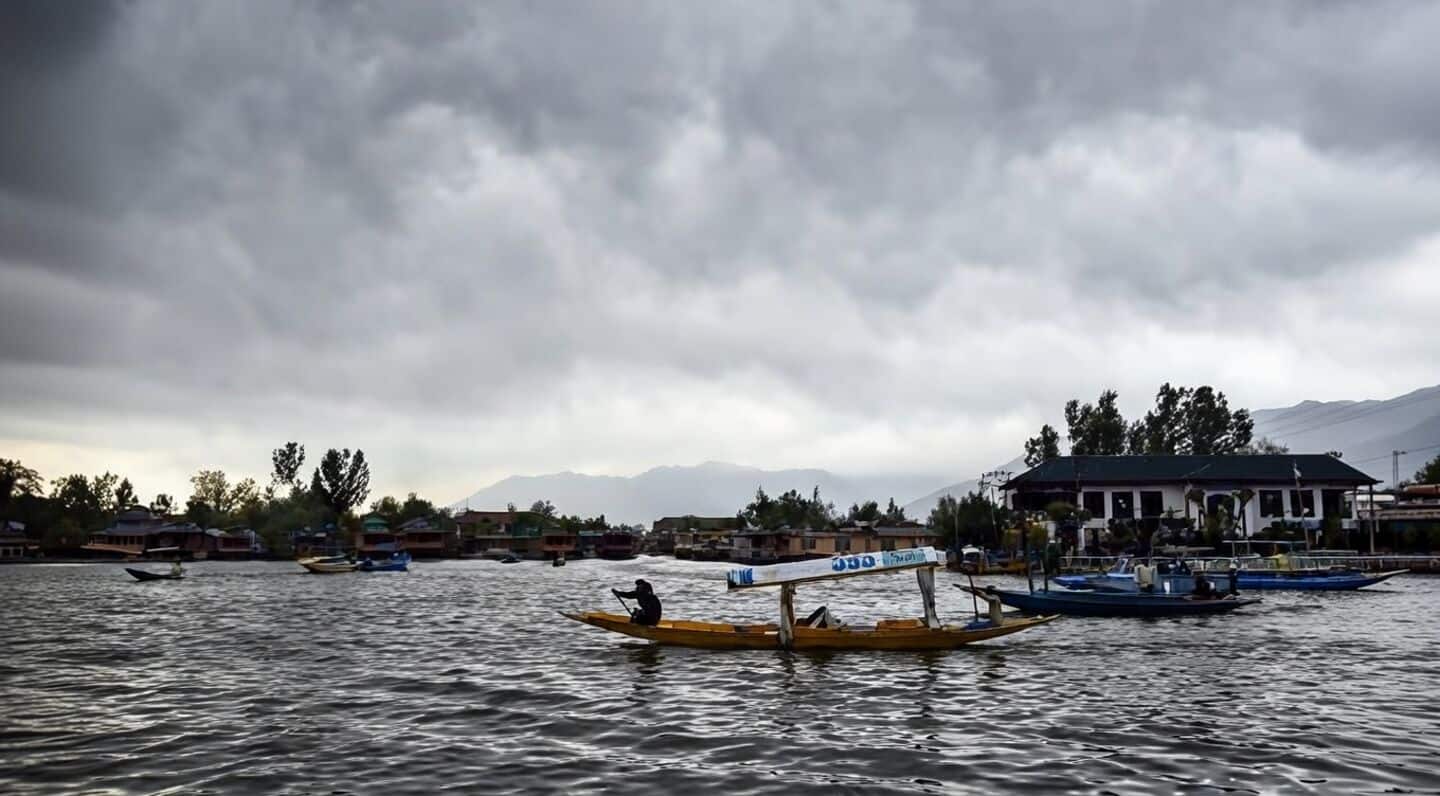 Jammu and Kashmir: Friday brought light snow, rain through weekend