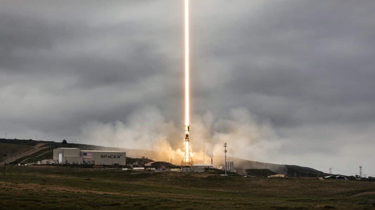SpaceX launches 24 Starlink satellites pushing active constellation past 10,600
