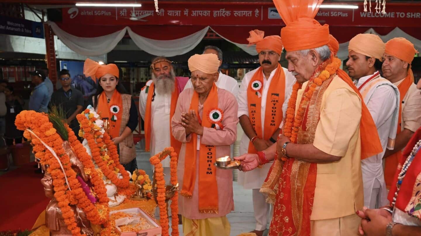 Lieutenant Governor Manoj Sinha flags Amarnath Yatra from Jammu