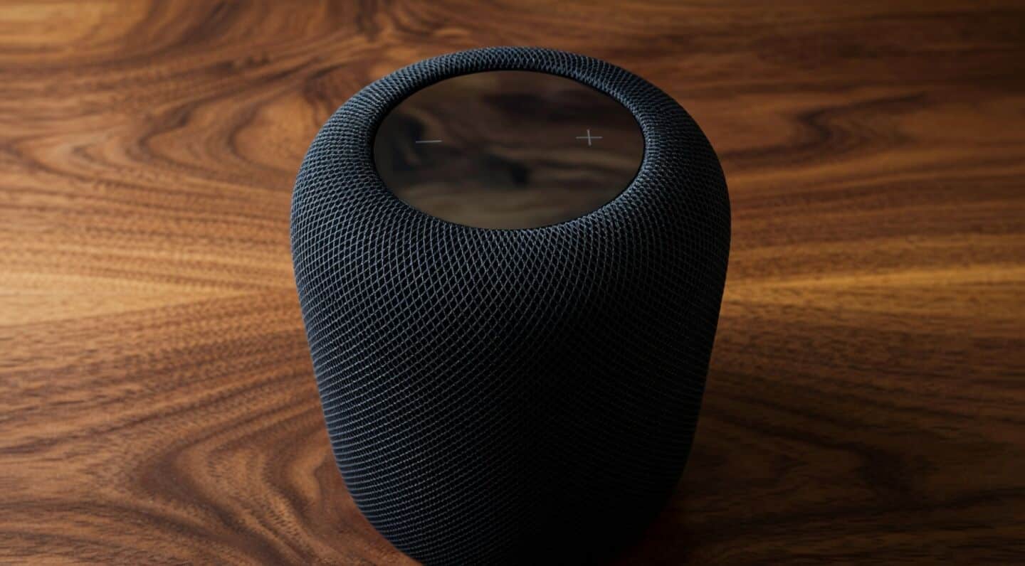 Apple could launch 1st smart home display J490 in October