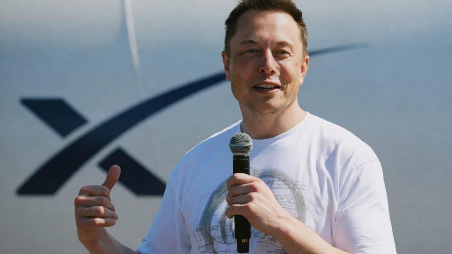 SpaceX to send humanoid robots to moon to build factories