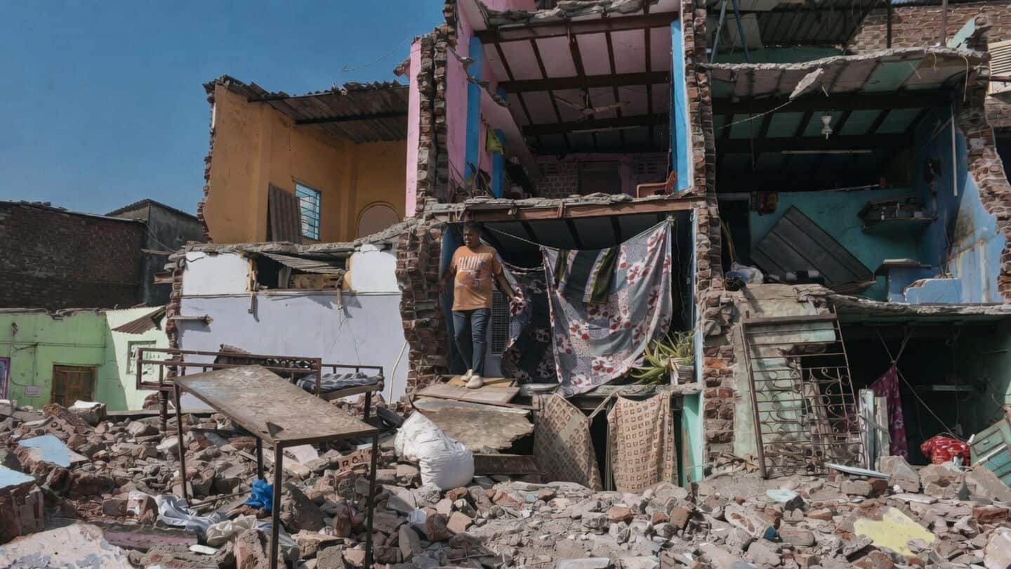 Surat demolitions leave over 100 homes destroyed overnight, SMC probes