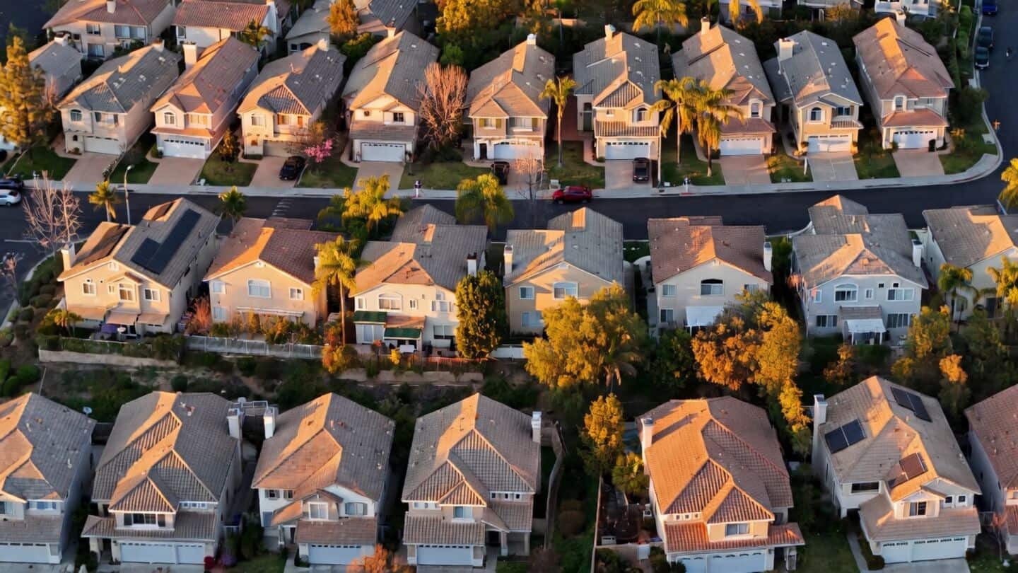 High 30-year mortgage rate 7.5% drives ARMs up, applications fall
