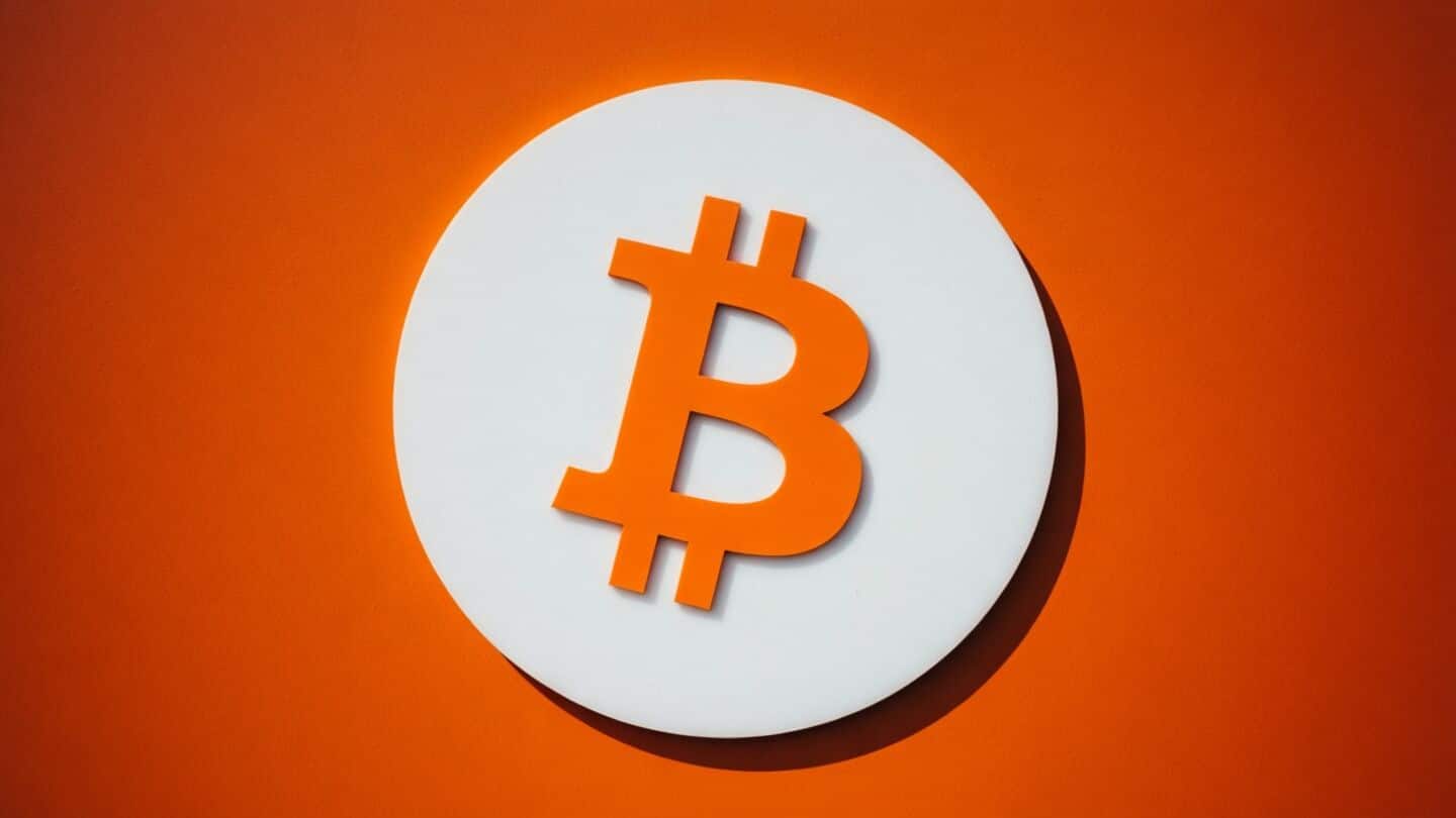 U.S.-listed bitcoin ETFs see $389.7 million outflow, biggest since June