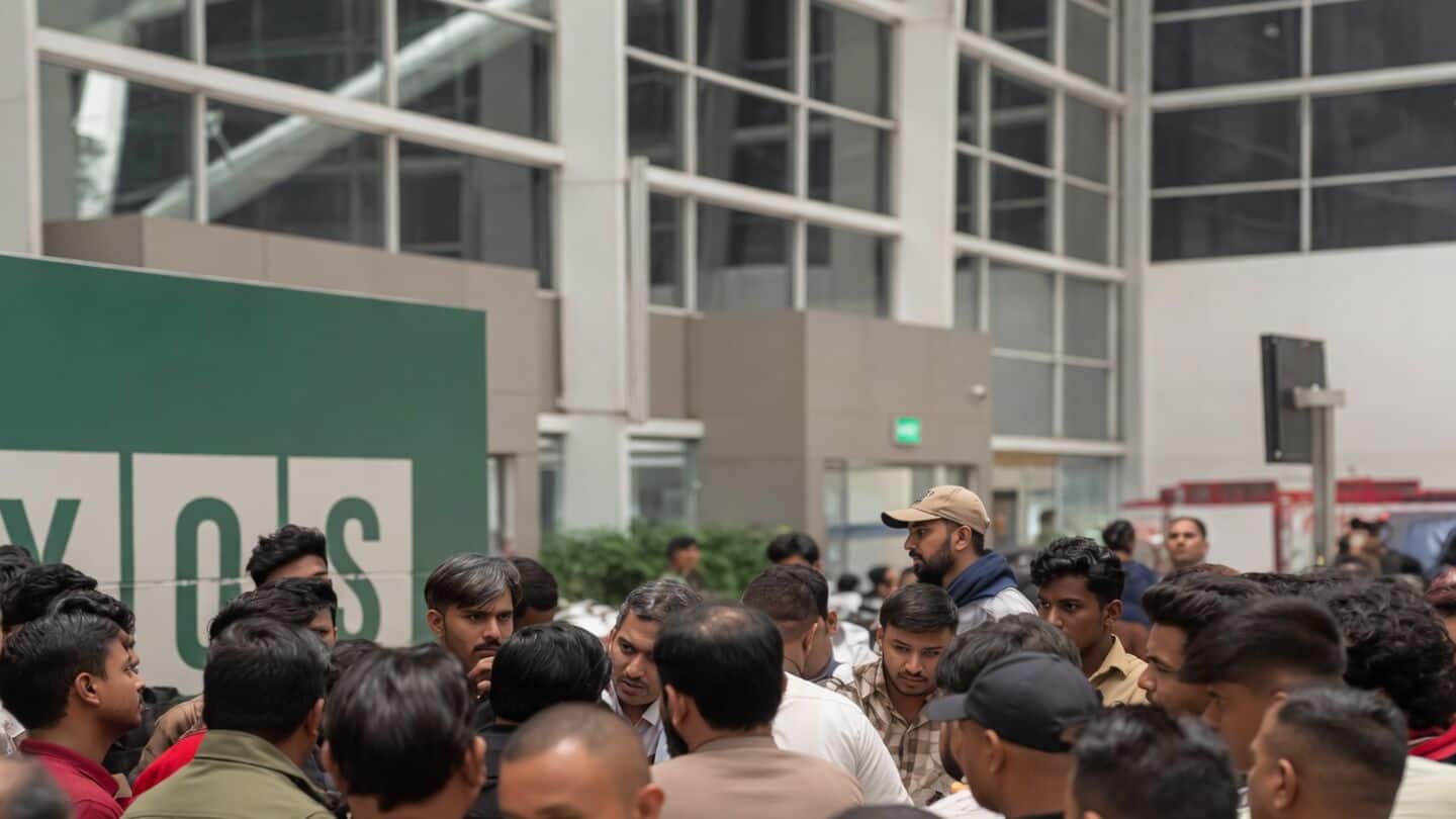 Delhi airport works with SpiceJet to assist stranded passengers