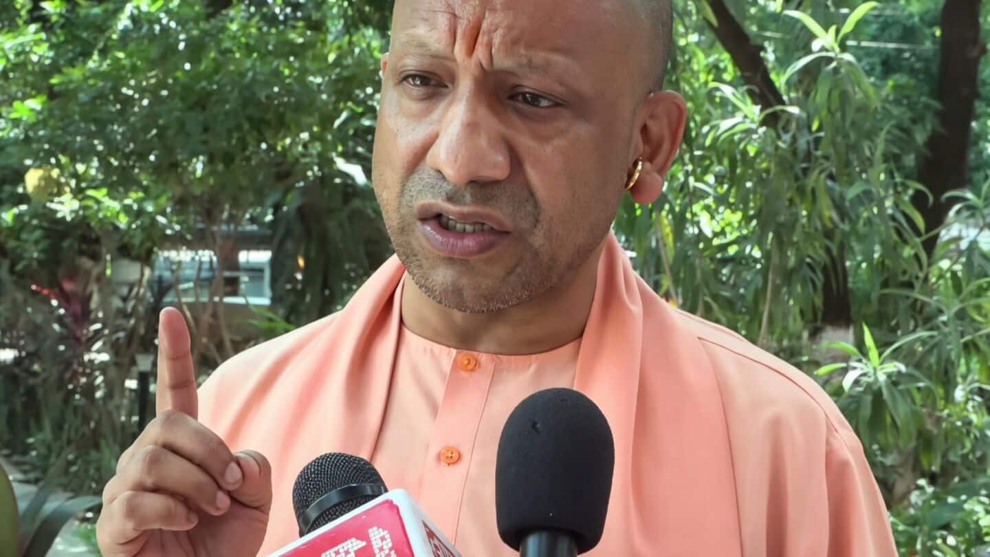 Yogi Adityanath directly deposits ₹493cr into 9,18,091 farmers' bank accounts