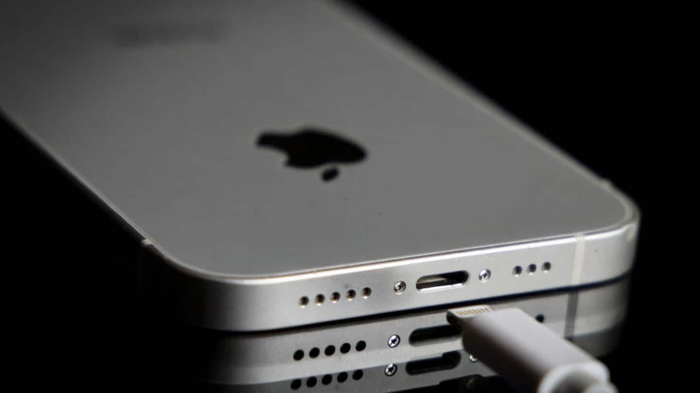 Apple A12 and A13 chips contain unpatchable 'usbliter8' bug