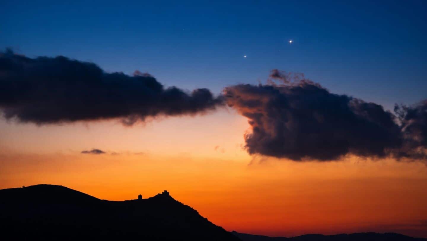 Jupiter, Venus and Mercury align in western sky after sunset