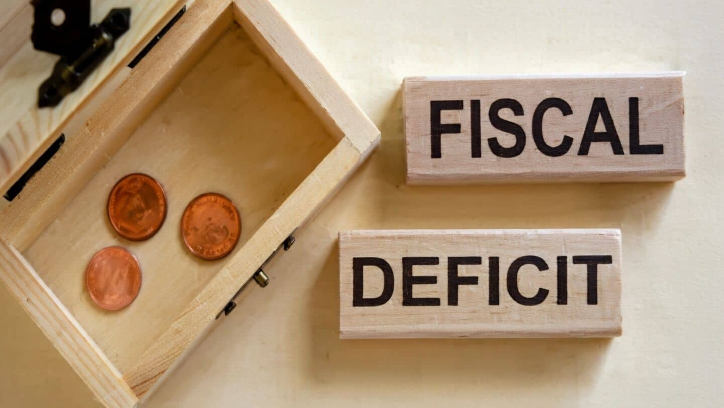 India hits 2025-26 deficit target 4.4% and aims for 4.3%