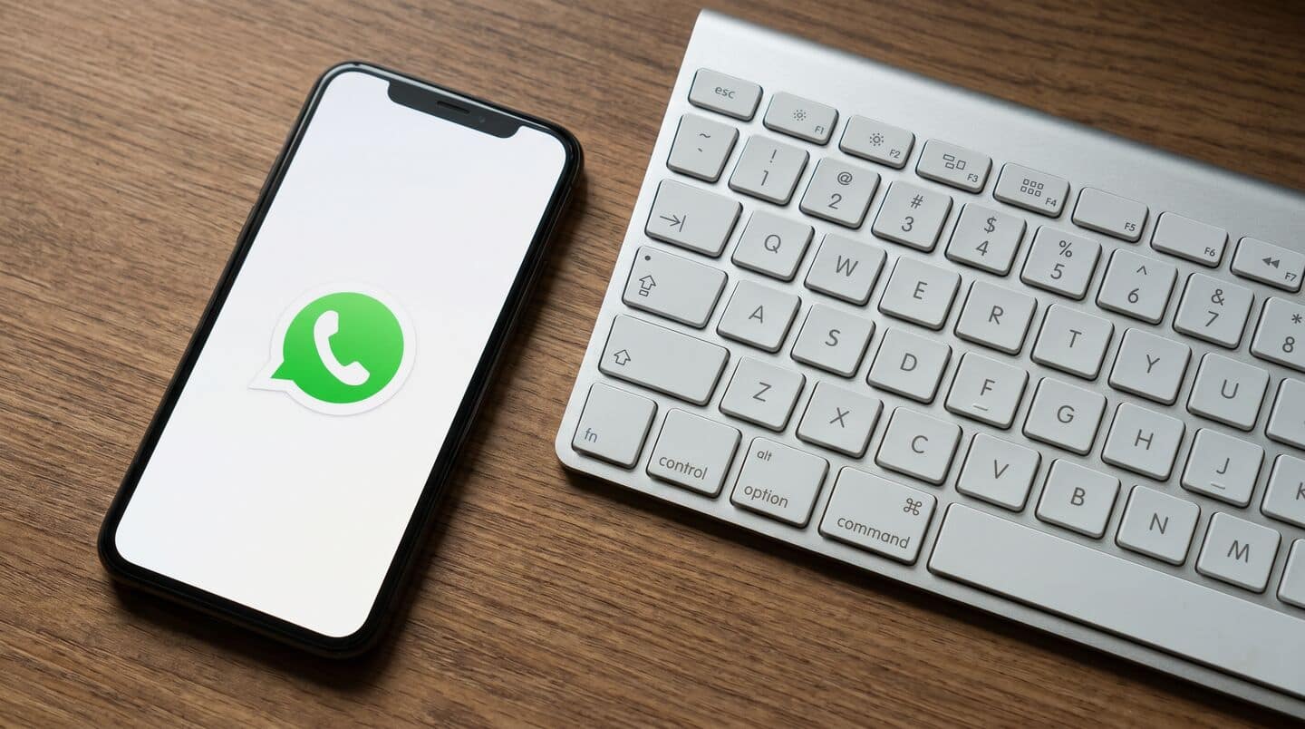 WhatsApp developing liquid glass UI for iPhone chat screens