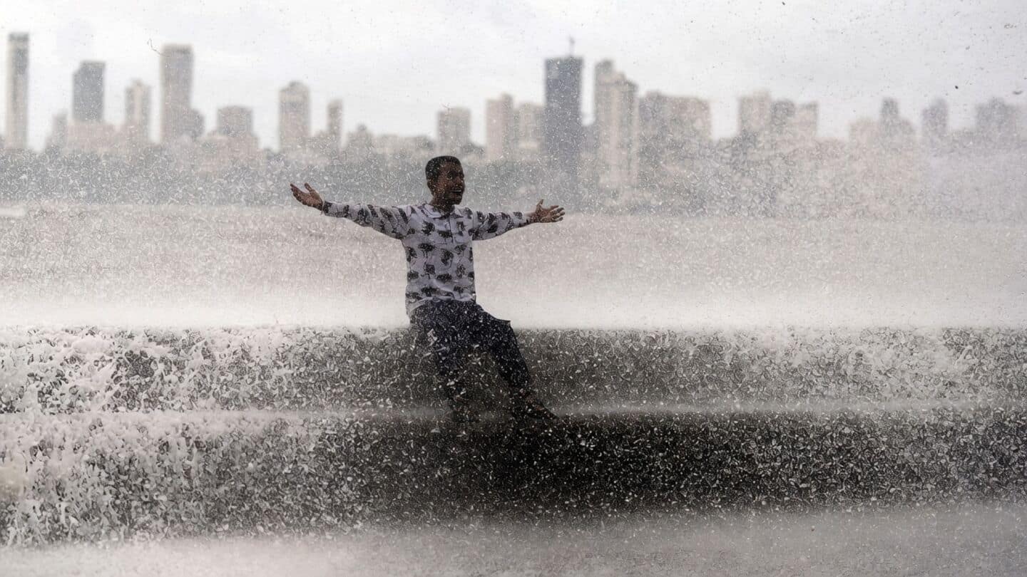 IMD says monsoon brings heavy rain to parts of Maharashtra