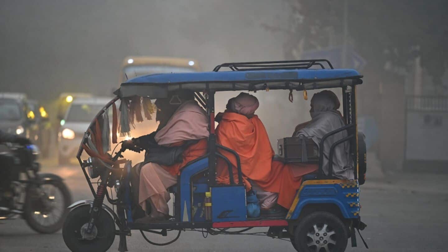 Delhi seeks to cap e-rickshaws at 250,000 to ease congestion