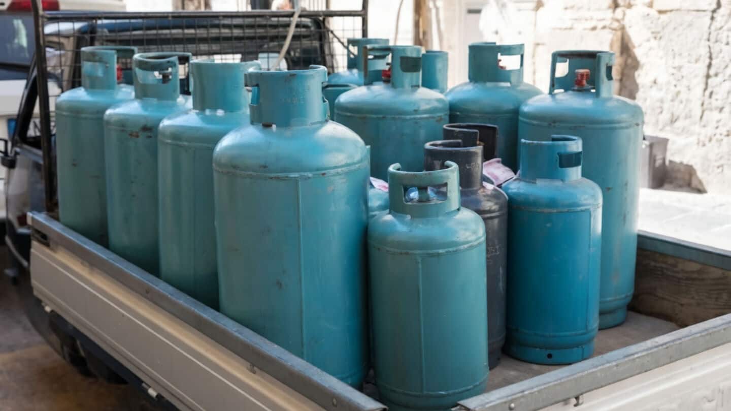 India fuel consumption rises 2.4% to 19.93 million metric tons