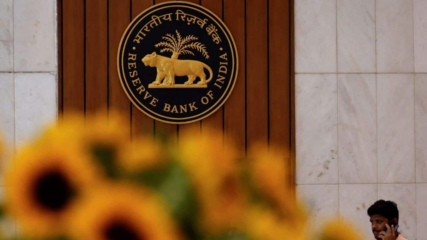 RBI bars banks forcing bundled loan products starting Jan 2027