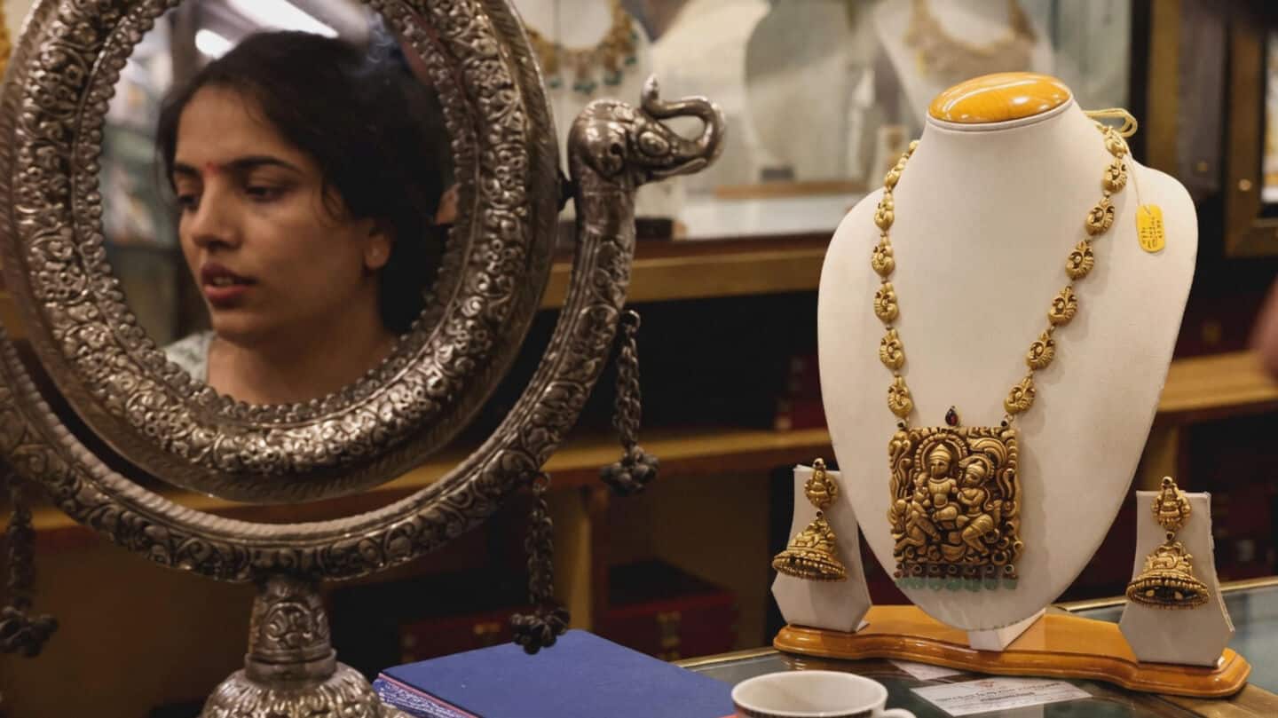 Prime Minister Modi urges people to pause unnecessary gold shopping