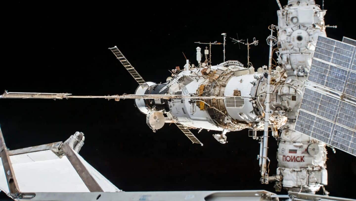 NASA tells ISS crew to shelter after Zvezda air leaks