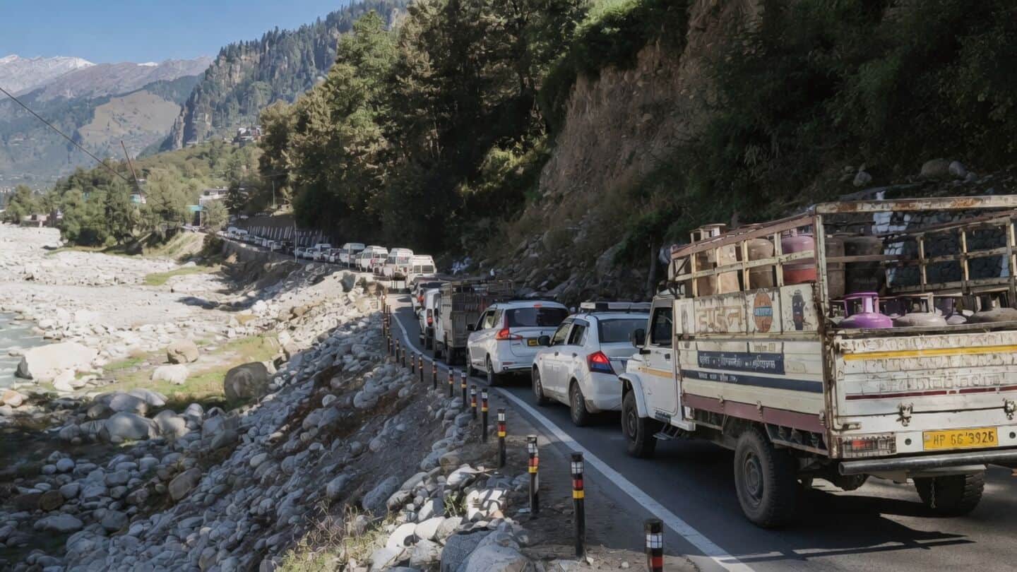 Himachal hill station rush triggers traffic jams and packed hotels