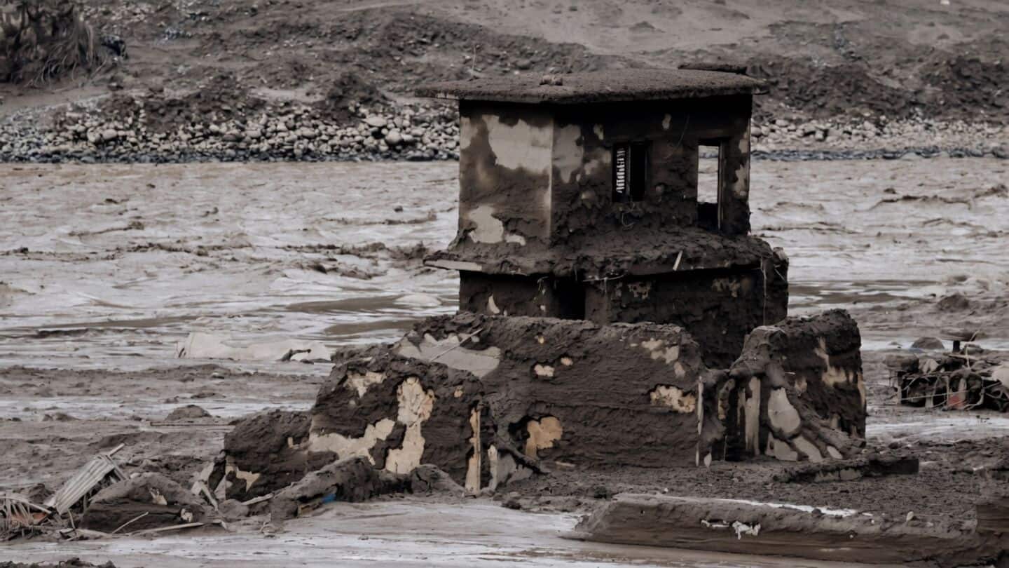 Glacial collapse in Nepal: at least 165 dead, 826 missing